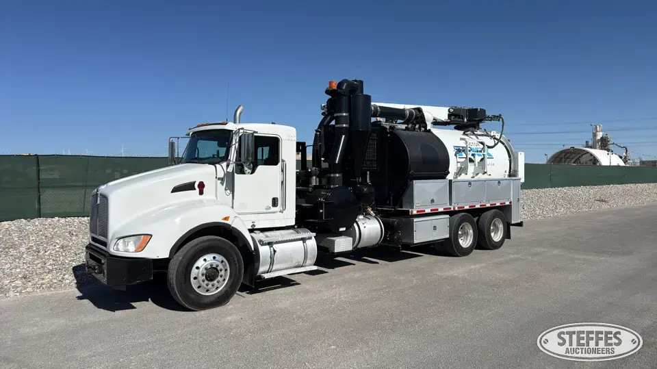 2019 Kenworth T400 Hydrovac Truck