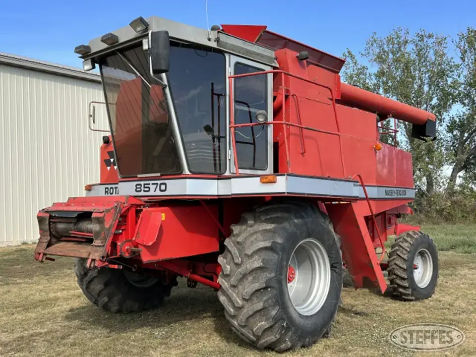 1991 Massey Ferguson 8570 Combine