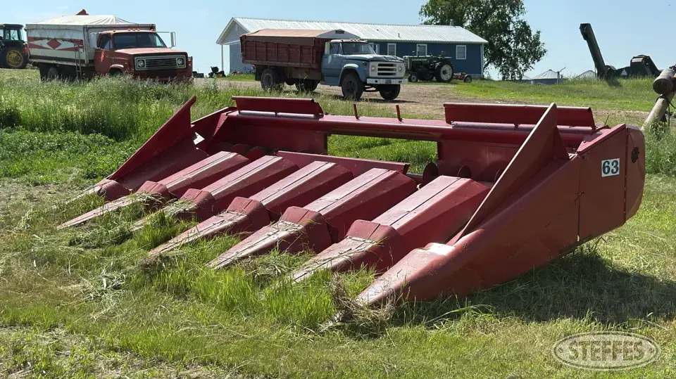 Massey Ferguson 63C Corn Head