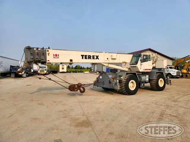 2000 Terex RT450