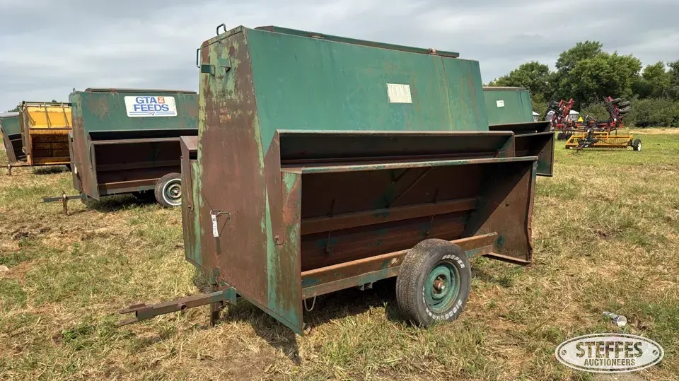 Vern’s Mfg. creep feeder Feeders and Bunk