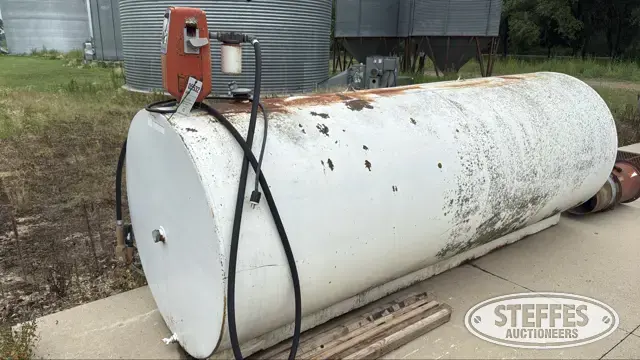 1,000 gal. fuel tank