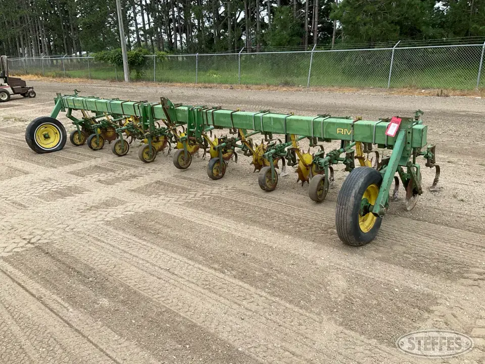 John Deere RM Row Crop Cultivator