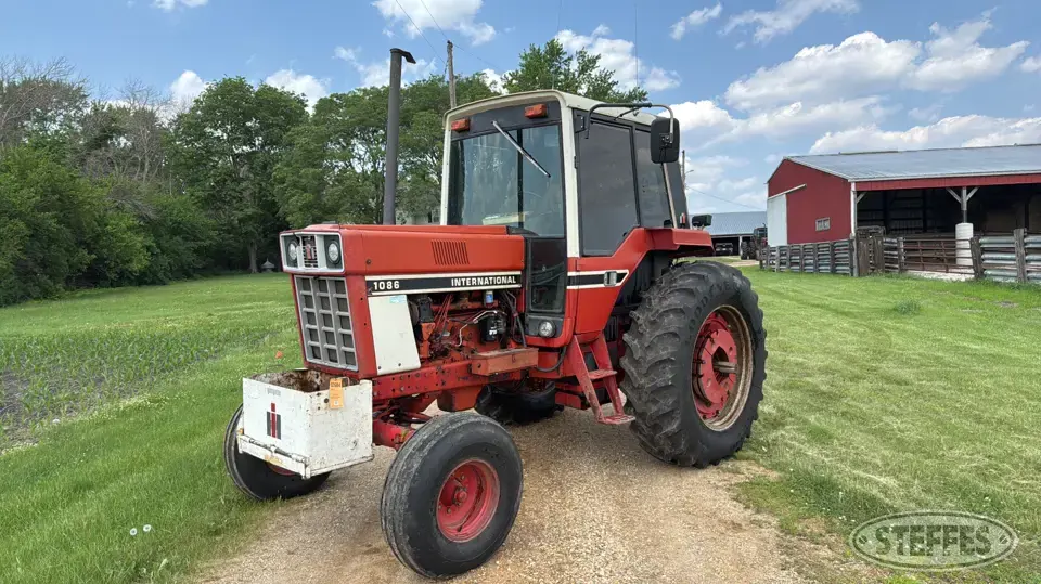 1977 International 1086 2WD Tractor