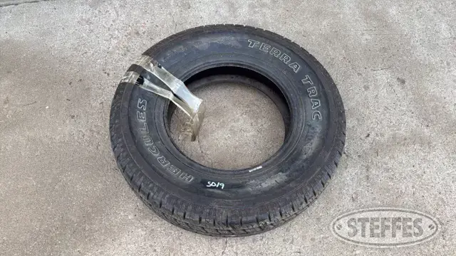 (1) Hercules Terra Trac 225/75R16 tire