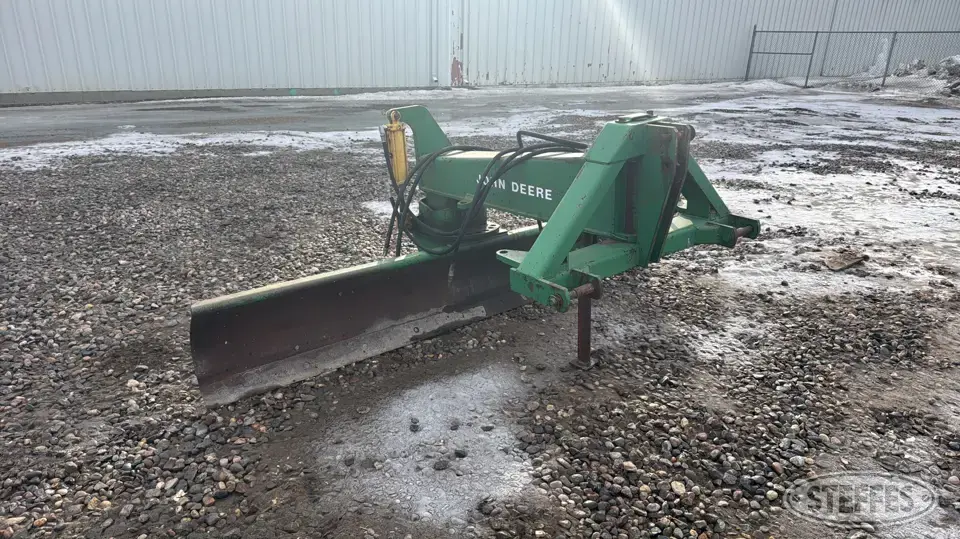John Deere 155 Straight Blade