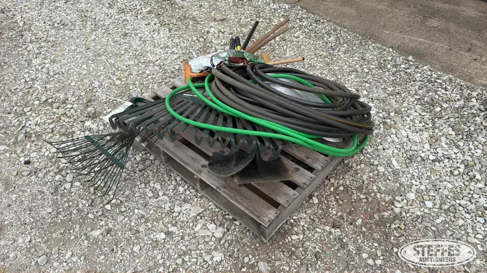 Yard tools Farm Support Item