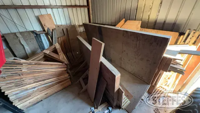 Flat storage grain bunker