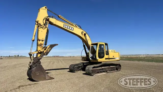 2001 Deere 200LC