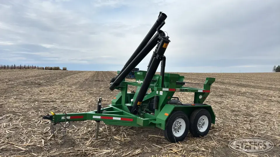 Hitch Doc Mfg. Box Seed Tender Trailer