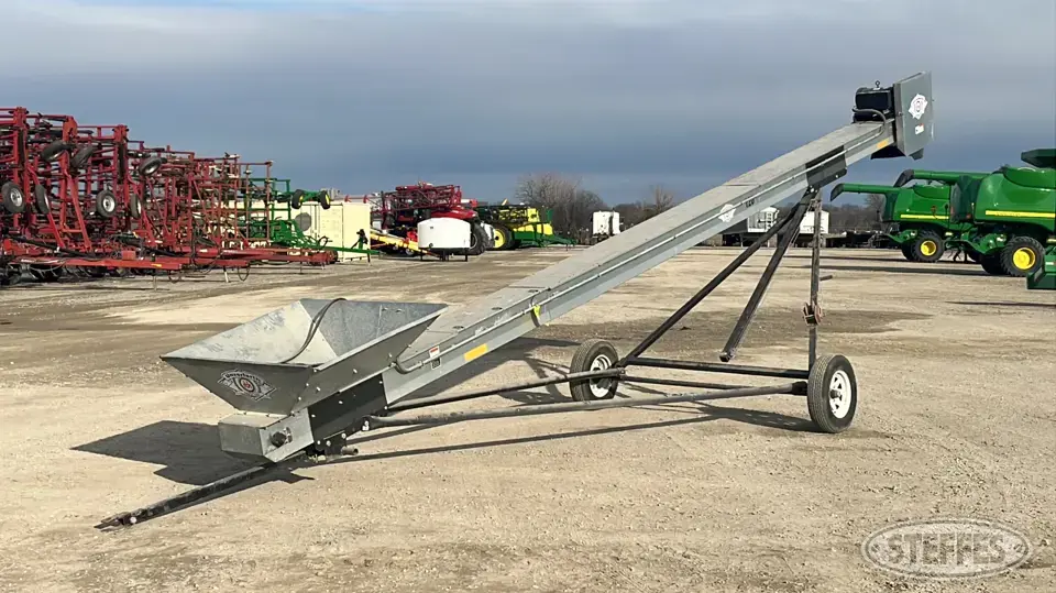 Unverferth 120 Belted Conveyor