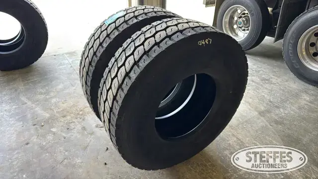 (2) Kumho KMA12 425/65R22.5