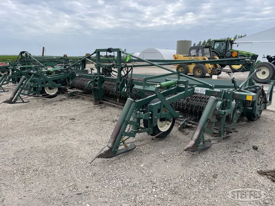 2012 Pickett C8030-2-A Edible Bean Knifers and Rod Weeder