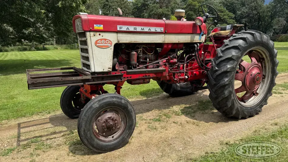 1959 Farmall 460 2WD Tractor