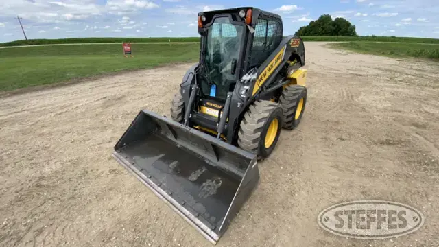 2019 New Holland L230