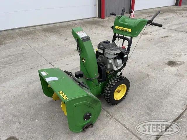 John Deere 928E