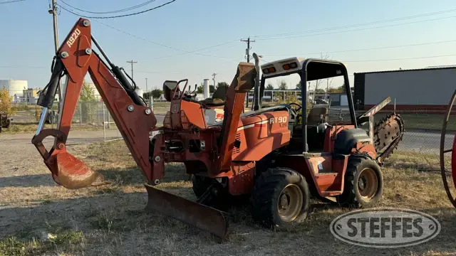 2001 Ditch Witch RT90H