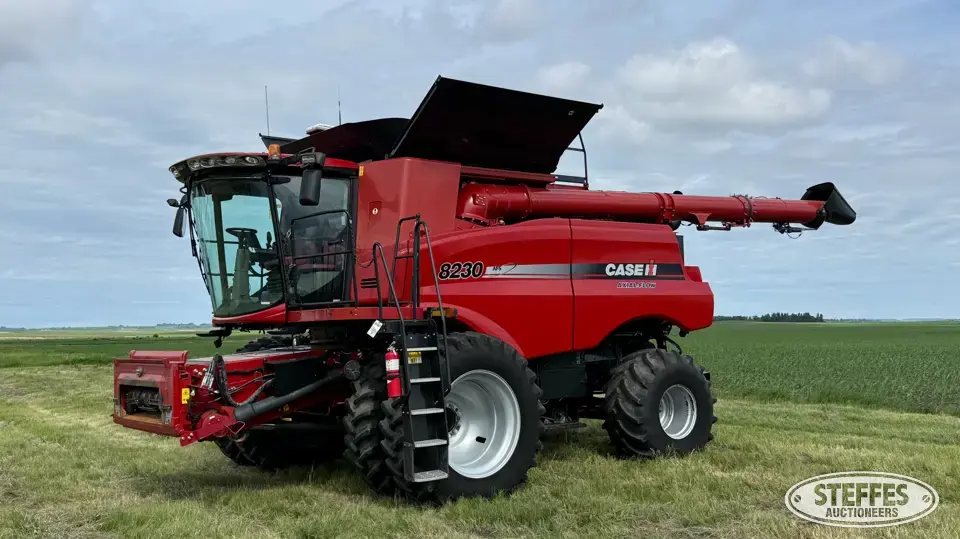 2013 Case IH 8230 Combine