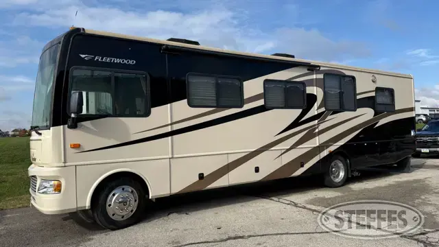 2008 Fleetwood Bounder 36Z