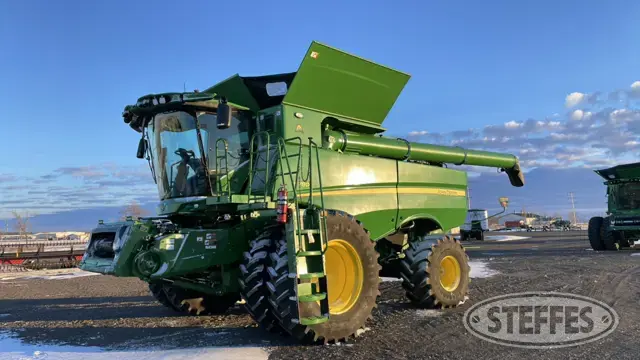 2023 John Deere S780