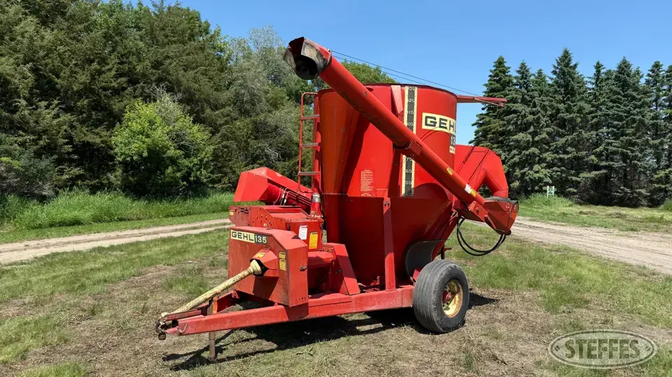 Gehl 135 Mix-All Forage Processing