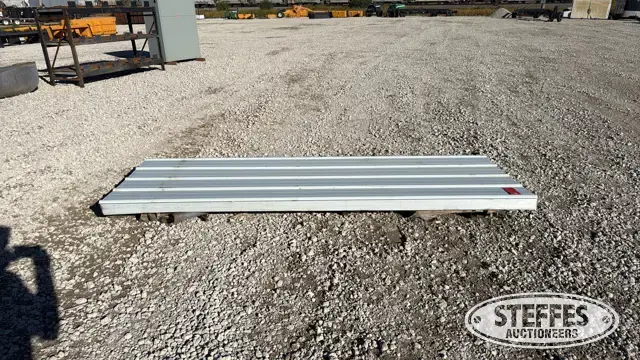 (100) Sheets of building tin