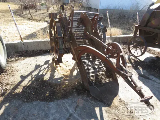 Potato digger
