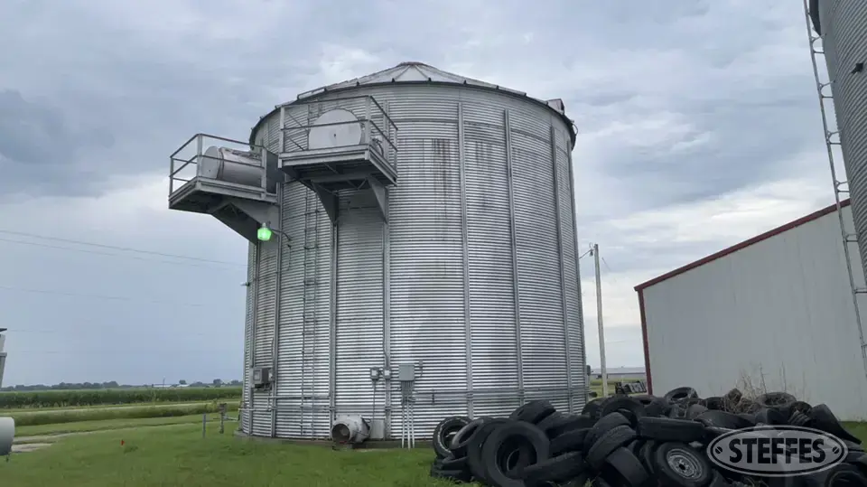 30’ Stormor Ezee-Dry Bin Grain Bin