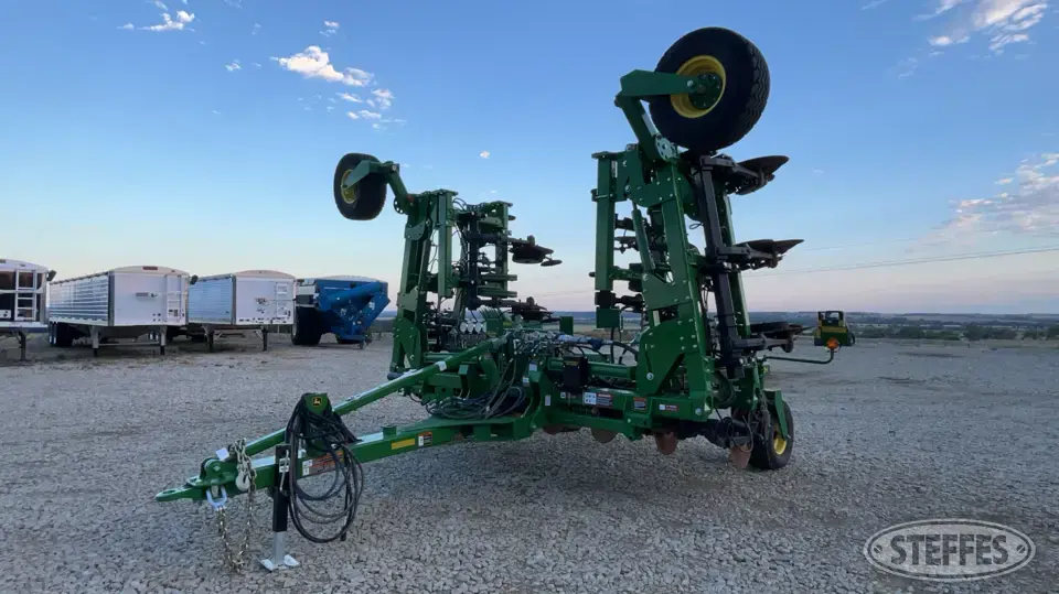 2022 John Deere 2510H NH3 Applicator