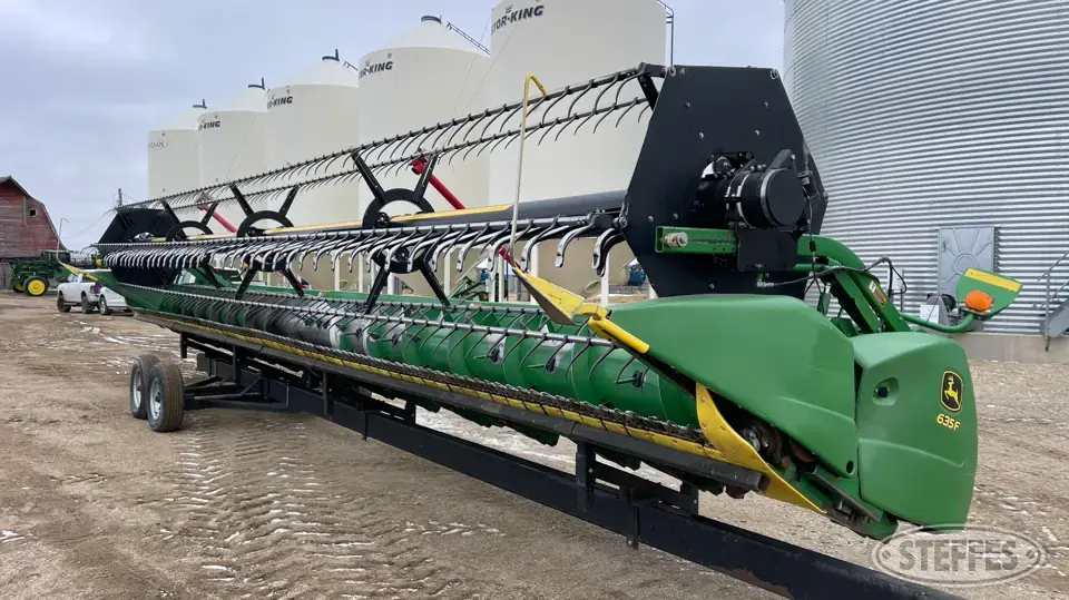2016 John Deere 635F HydraFlex Flex Head