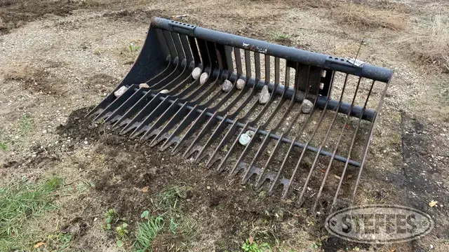 Bobcat rock bucket