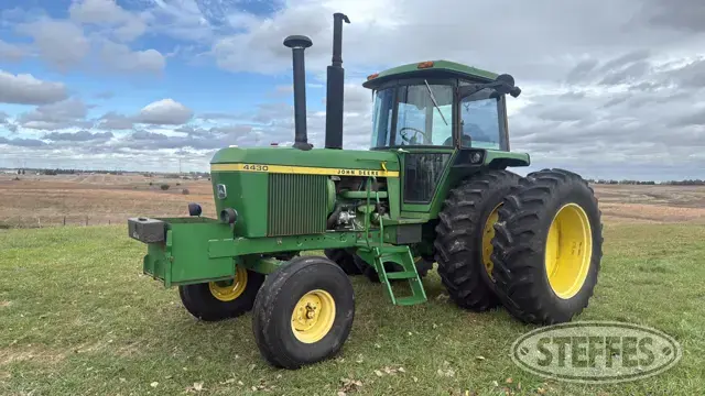 1977 John Deere 4430