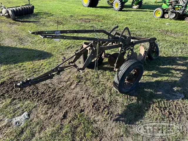 John Deere 44