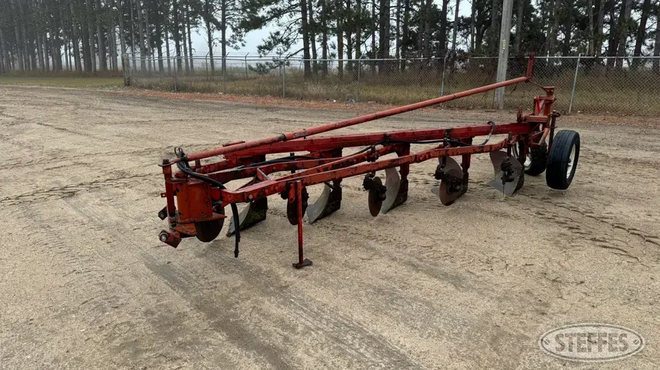 International 550 Cable Plow