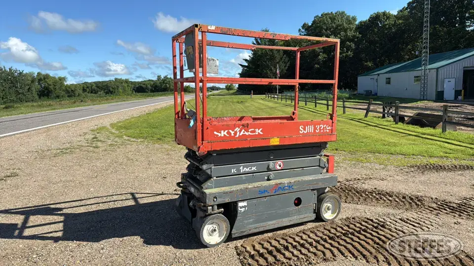 Skyjack SJIII 3219 Scissor Lift