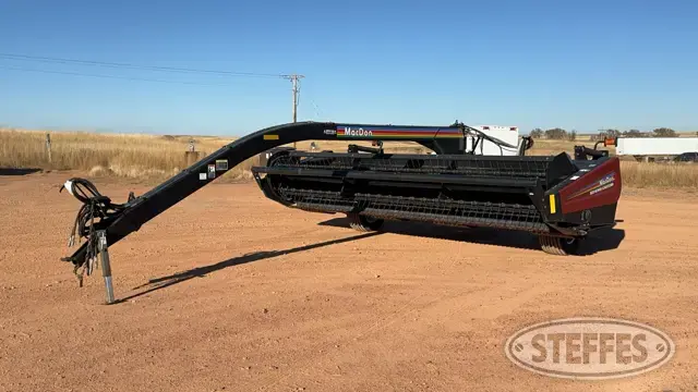 2005 MacDon 5020
