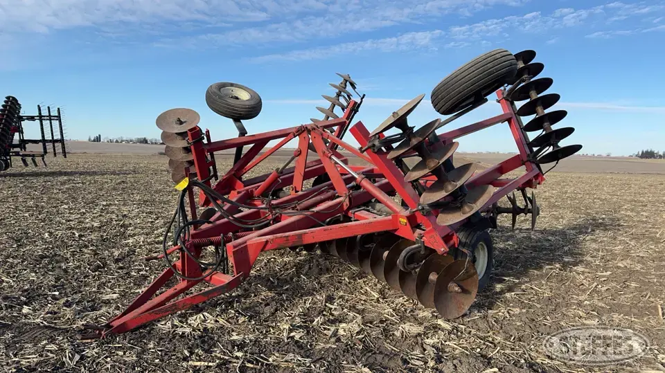 International 490 Disc