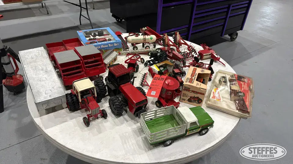 (32) Assorted farm toys