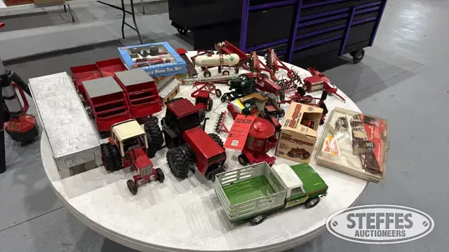 (32) Assorted farm toys