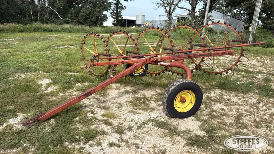 Farmhand F76L Rake