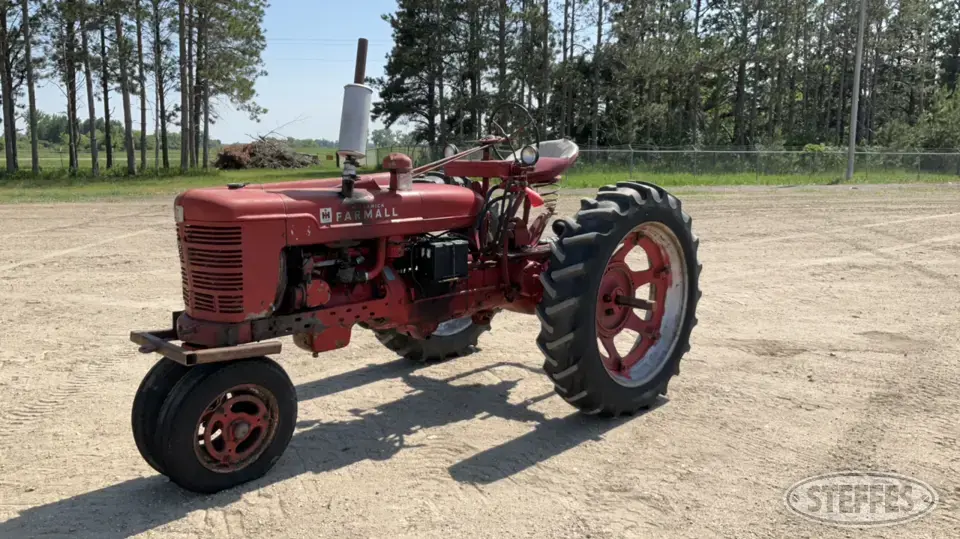 1953 Farmall Super H 2WD Tractor