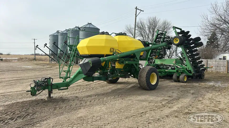 2001 John Deere 1860 Air Drills and Air Seeder