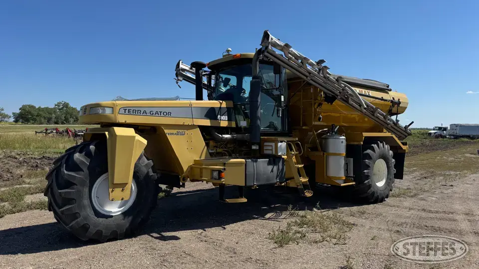 2003 Terra-Gator 8103 Self-Propelled Dry Applicators-Spreaders-Floater