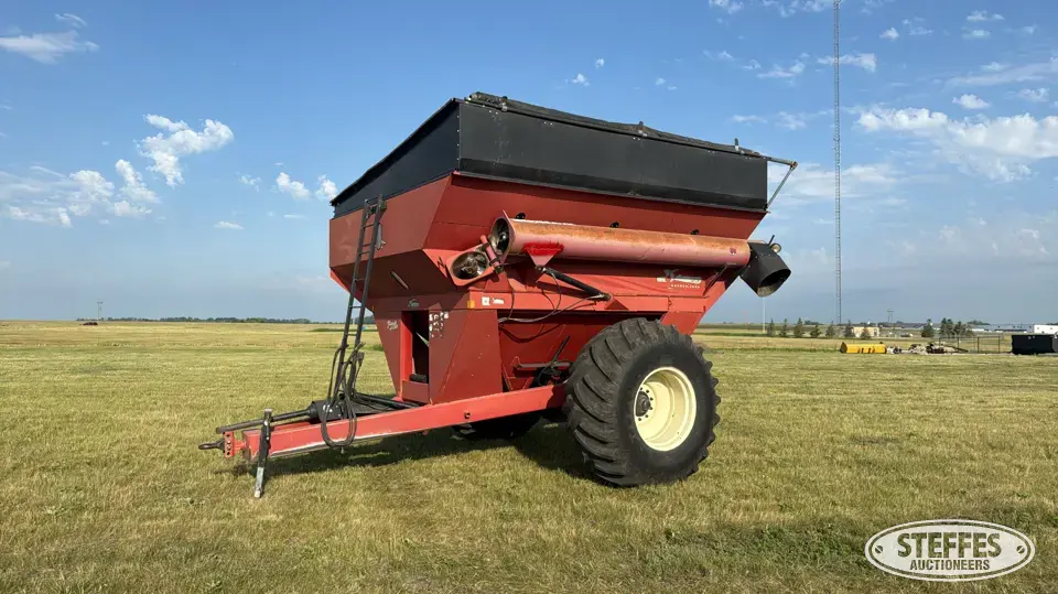 Demco Posi-Flow 750 Grain Cart