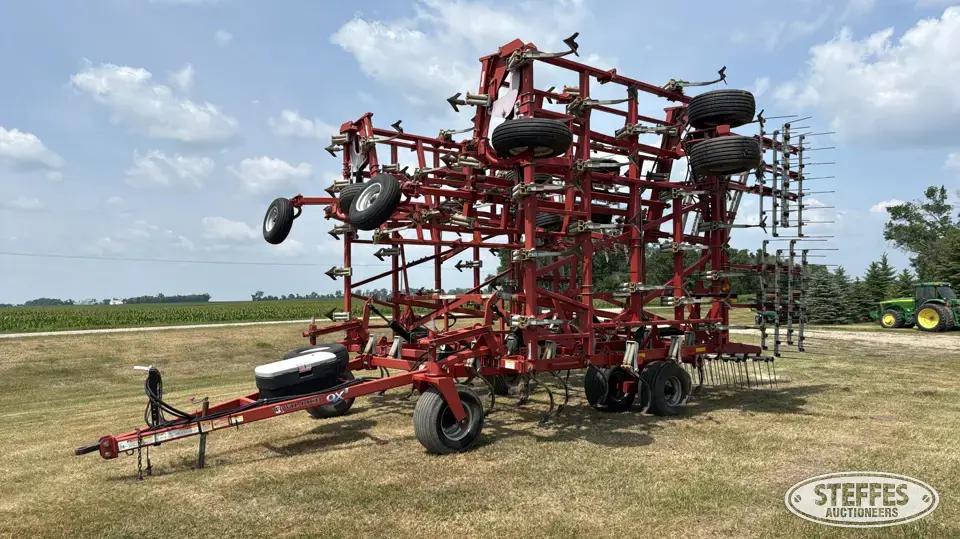 Wil-Rich QX2 Field Cultivator