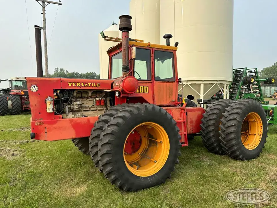 1975 Versatile 800 4WD Tractor