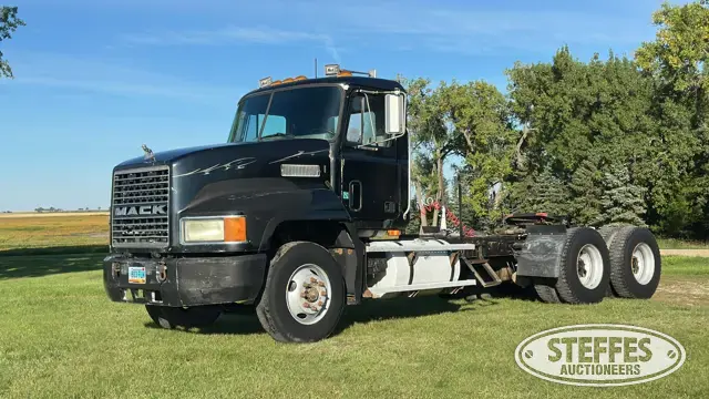 1995 Mack CH613