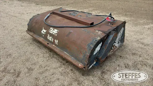 Bobcat Sweeper 72