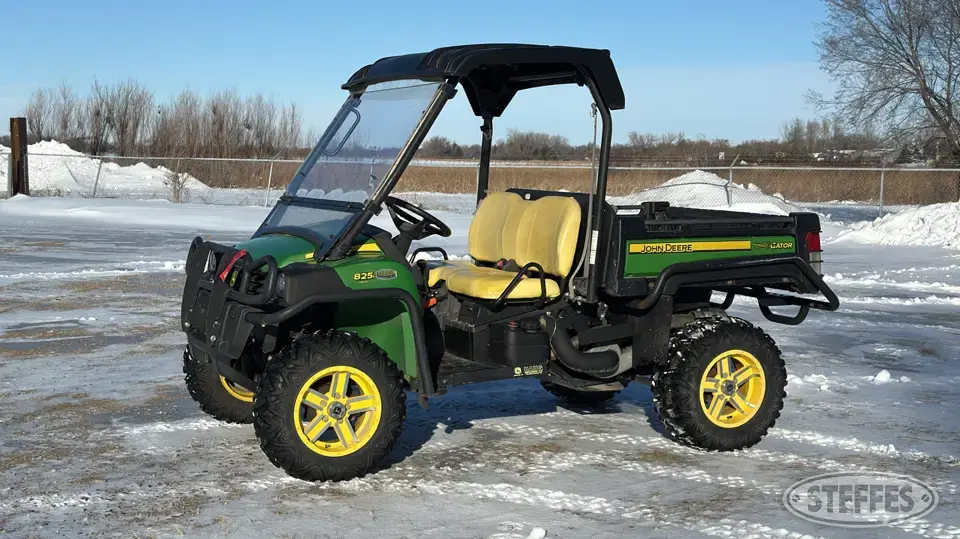 2012 John Deere Gator 825i UTV