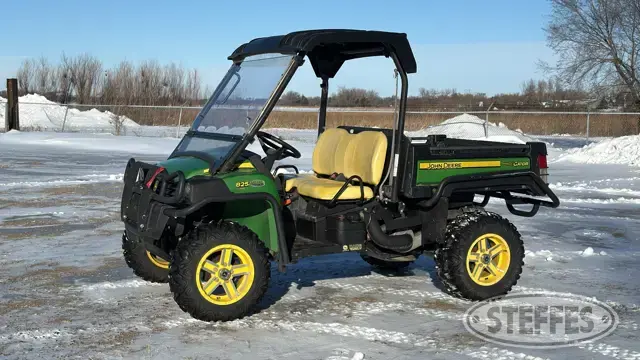 2012 John Deere Gator 825i